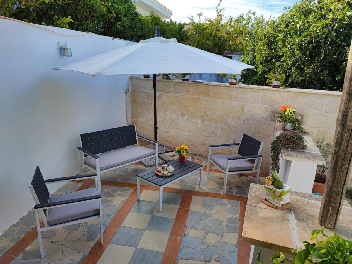 Bed and Breakfast Villino Tronchetto Bianco Mola di Bari Exterior foto