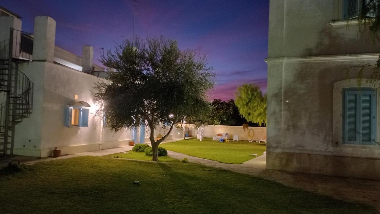 Bed and Breakfast Villino Tronchetto Bianco Mola di Bari Exterior foto