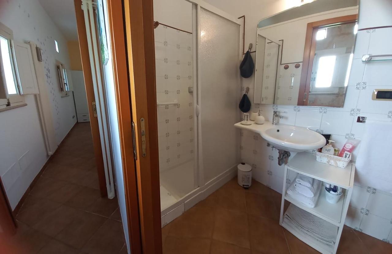 Bed and Breakfast Villino Tronchetto Bianco Mola di Bari Exterior foto