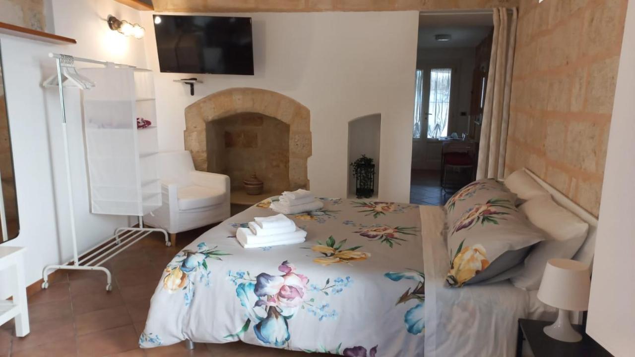 Bed and Breakfast Villino Tronchetto Bianco Mola di Bari Exterior foto