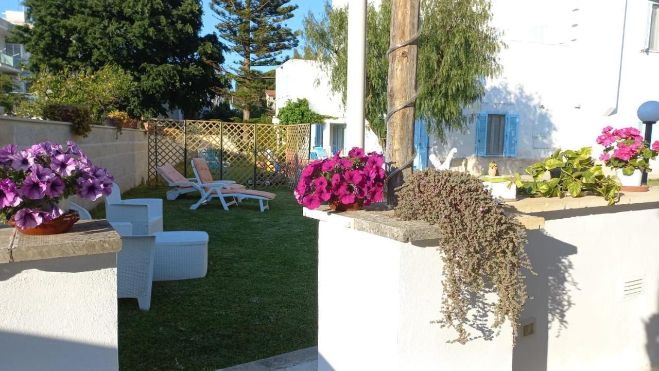 Bed and Breakfast Villino Tronchetto Bianco Mola di Bari Exterior foto