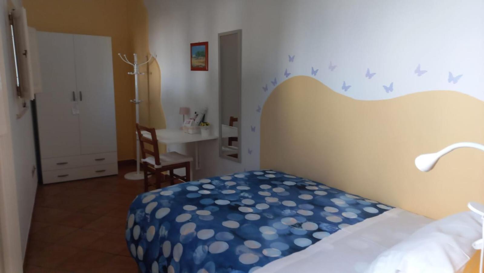 Bed and Breakfast Villino Tronchetto Bianco Mola di Bari Exterior foto